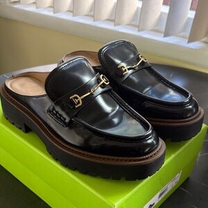 Sam Edelman Black Leather Loafers with Gold Detailing size 8